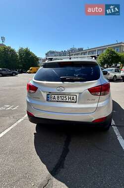 Позашляховик / Кросовер Hyundai ix35 2012 в 