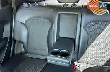Позашляховик / Кросовер Hyundai ix35 2012 в 