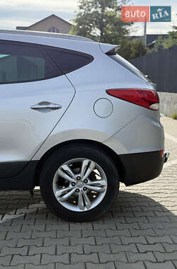 Внедорожник / Кроссовер Hyundai ix35 2011 в 