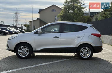Внедорожник / Кроссовер Hyundai ix35 2011 в 