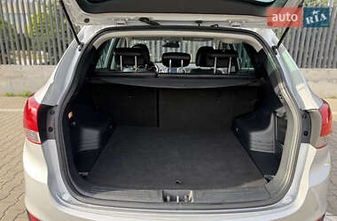 Внедорожник / Кроссовер Hyundai ix35 2011 в 