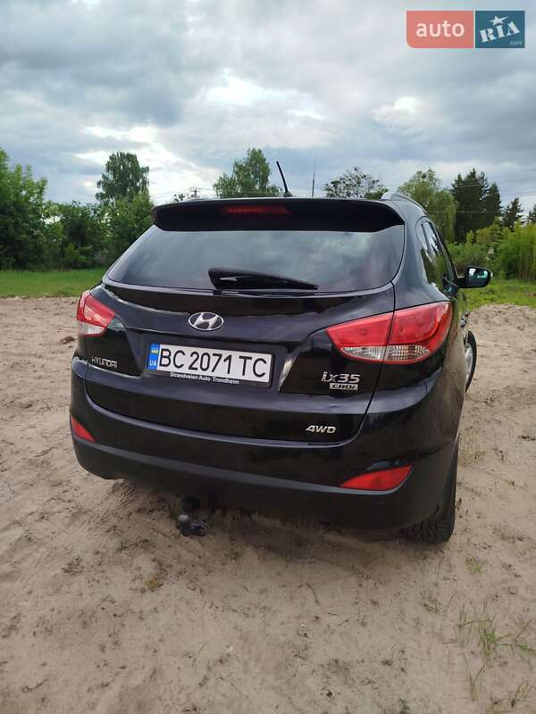 Внедорожник / Кроссовер Hyundai ix35 2010 в Каменке-Бугской
