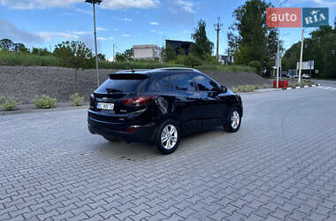 Внедорожник / Кроссовер Hyundai ix35 2010 в 