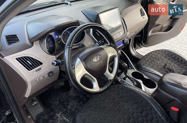 Внедорожник / Кроссовер Hyundai ix35 2010 в 