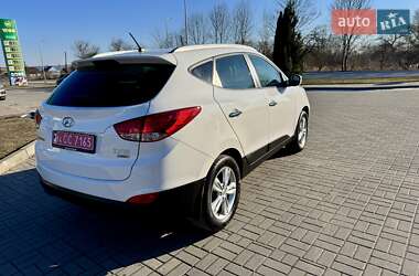 Внедорожник / Кроссовер Hyundai ix35 2012 в 