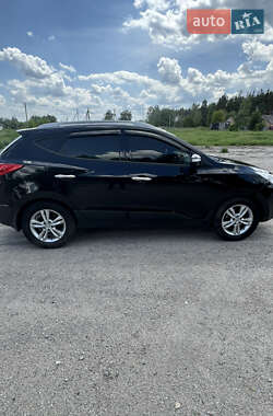 Внедорожник / Кроссовер Hyundai ix35 2011 в 