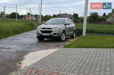 Внедорожник / Кроссовер Hyundai ix35 2010 в 