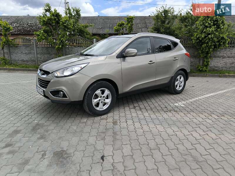 Внедорожник / Кроссовер Hyundai ix35 2010 в Городке