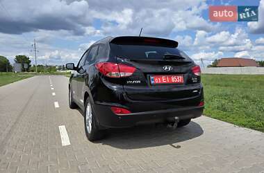 Внедорожник / Кроссовер Hyundai ix35 2012 в 