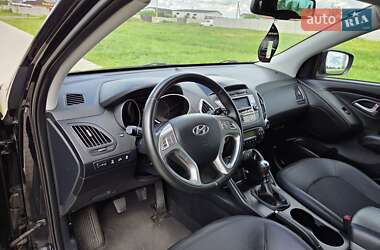 Внедорожник / Кроссовер Hyundai ix35 2012 в 