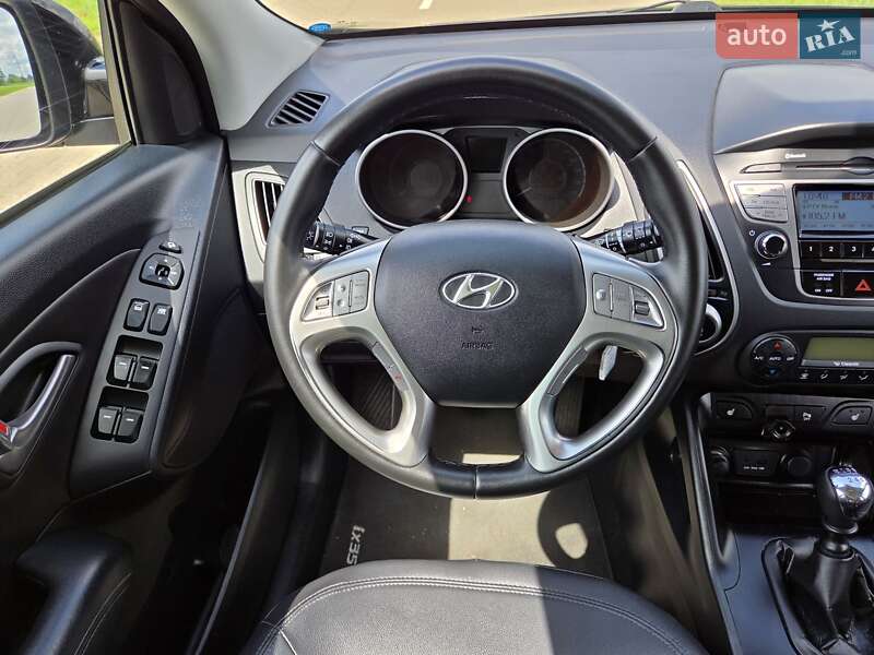 Внедорожник / Кроссовер Hyundai ix35 2012 в Харькове