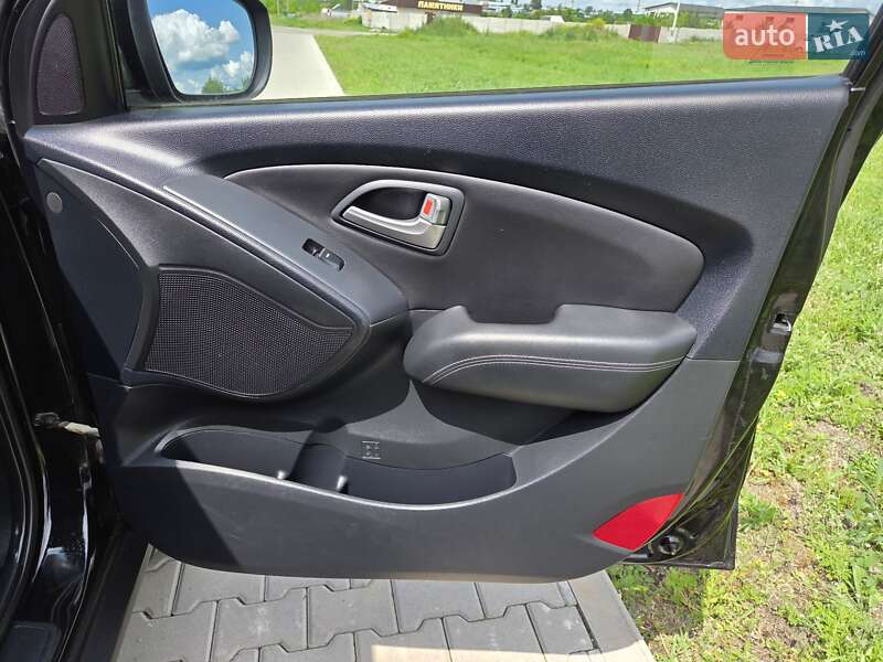Внедорожник / Кроссовер Hyundai ix35 2012 в Харькове