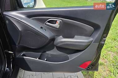 Внедорожник / Кроссовер Hyundai ix35 2012 в 