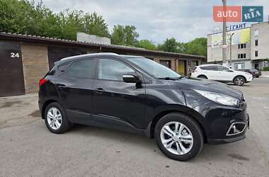 Внедорожник / Кроссовер Hyundai ix35 2011 в 