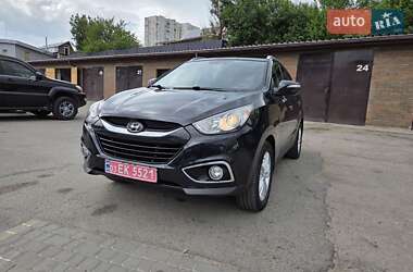 Внедорожник / Кроссовер Hyundai ix35 2011 в 