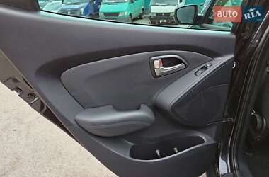 Внедорожник / Кроссовер Hyundai ix35 2011 в 