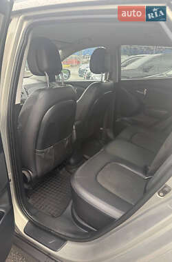 Позашляховик / Кросовер Hyundai ix35 2011 в 