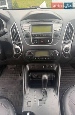Позашляховик / Кросовер Hyundai ix35 2011 в 