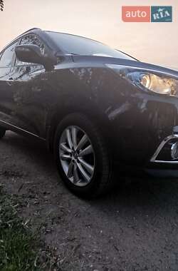 Внедорожник / Кроссовер Hyundai ix35 2012 в 