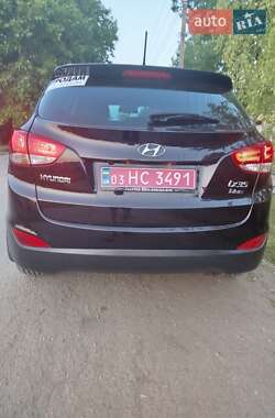 Внедорожник / Кроссовер Hyundai ix35 2012 в 