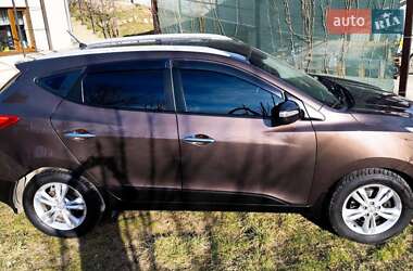 Внедорожник / Кроссовер Hyundai ix35 2012 в 