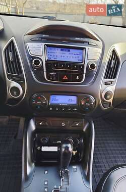 Внедорожник / Кроссовер Hyundai ix35 2012 в 