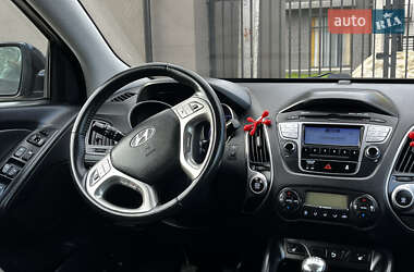Позашляховик / Кросовер Hyundai ix35 2012 в 
