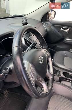Позашляховик / Кросовер Hyundai ix35 2012 в 