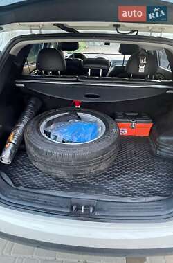 Внедорожник / Кроссовер Hyundai ix35 2011 в 
