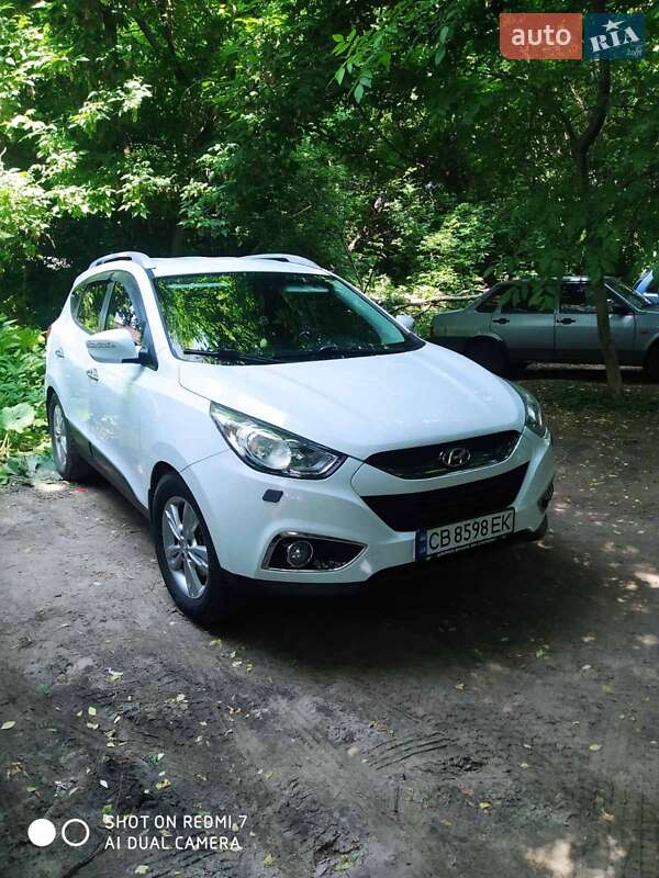 Позашляховик / Кросовер Hyundai ix35 2010 в 