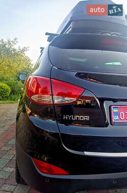 Внедорожник / Кроссовер Hyundai ix35 2013 в 