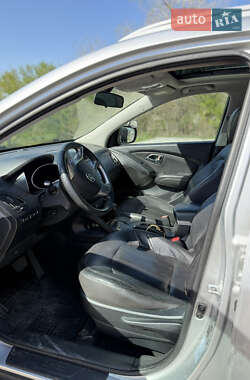 Позашляховик / Кросовер Hyundai ix35 2011 в 