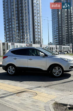 Позашляховик / Кросовер Hyundai ix35 2011 в 