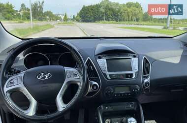 Внедорожник / Кроссовер Hyundai ix35 2011 в 