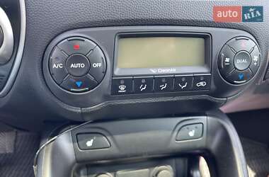 Внедорожник / Кроссовер Hyundai ix35 2011 в 