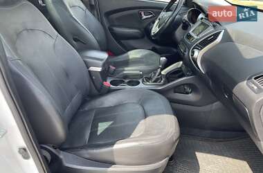 Внедорожник / Кроссовер Hyundai ix35 2011 в 
