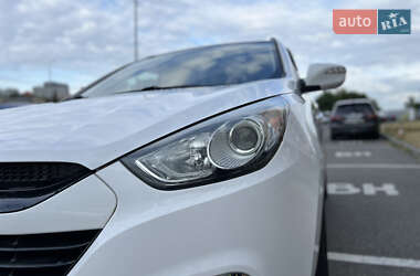 Внедорожник / Кроссовер Hyundai ix35 2012 в 