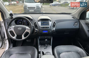 Внедорожник / Кроссовер Hyundai ix35 2012 в 