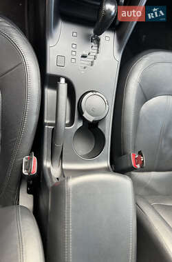 Внедорожник / Кроссовер Hyundai ix35 2012 в 