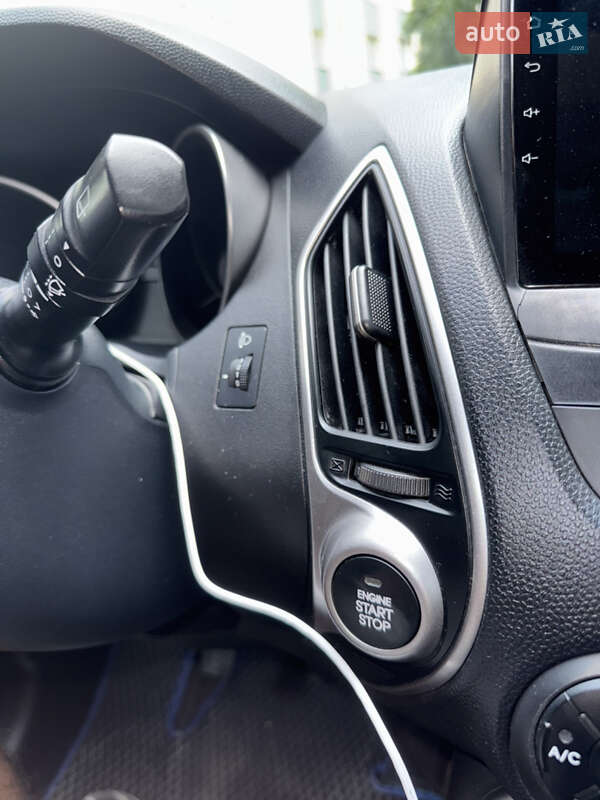 Позашляховик / Кросовер Hyundai ix35 2010 в Харкові