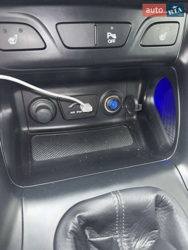 Позашляховик / Кросовер Hyundai ix35 2010 в Харкові