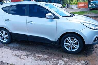 Позашляховик / Кросовер Hyundai ix35 2010 в 