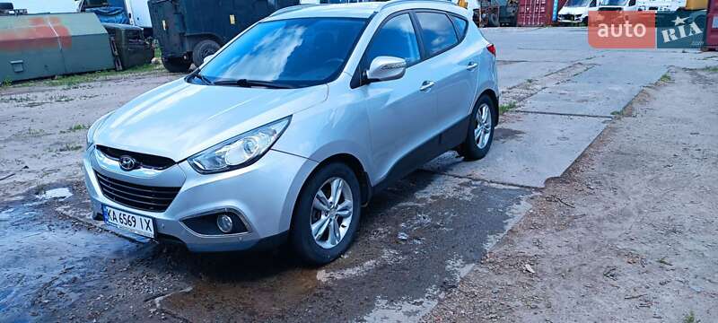 Позашляховик / Кросовер Hyundai ix35 2010 в 