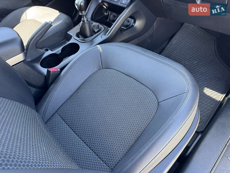 Внедорожник / Кроссовер Hyundai ix35 2013 в Стрые