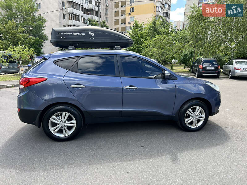Внедорожник / Кроссовер Hyundai ix35 2011 в Киеве