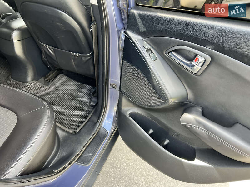 Внедорожник / Кроссовер Hyundai ix35 2011 в Киеве