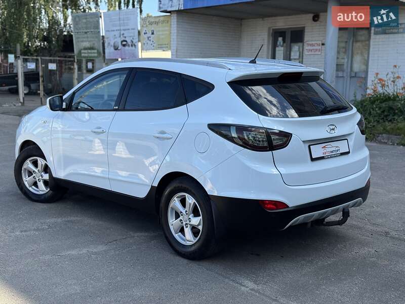 Позашляховик / Кросовер Hyundai ix35 2010 в Сумах
