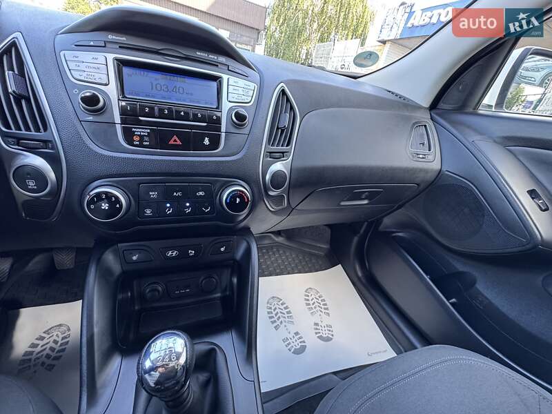 Позашляховик / Кросовер Hyundai ix35 2010 в Сумах