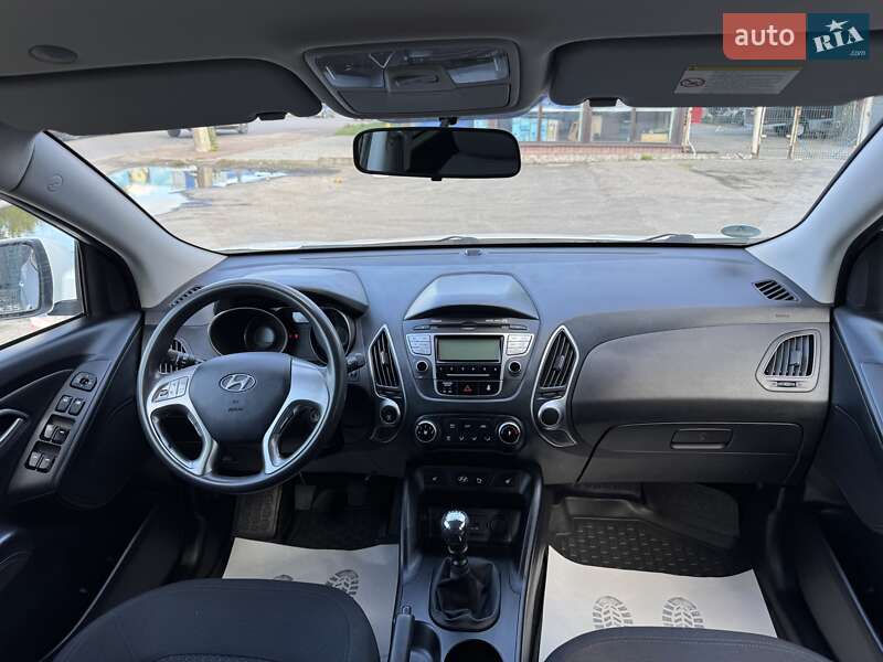 Позашляховик / Кросовер Hyundai ix35 2010 в Сумах