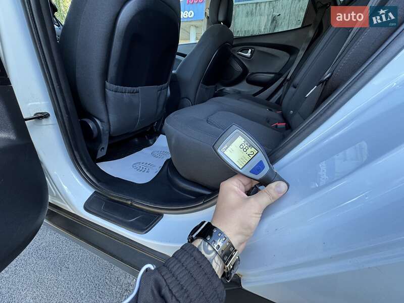 Позашляховик / Кросовер Hyundai ix35 2010 в Сумах